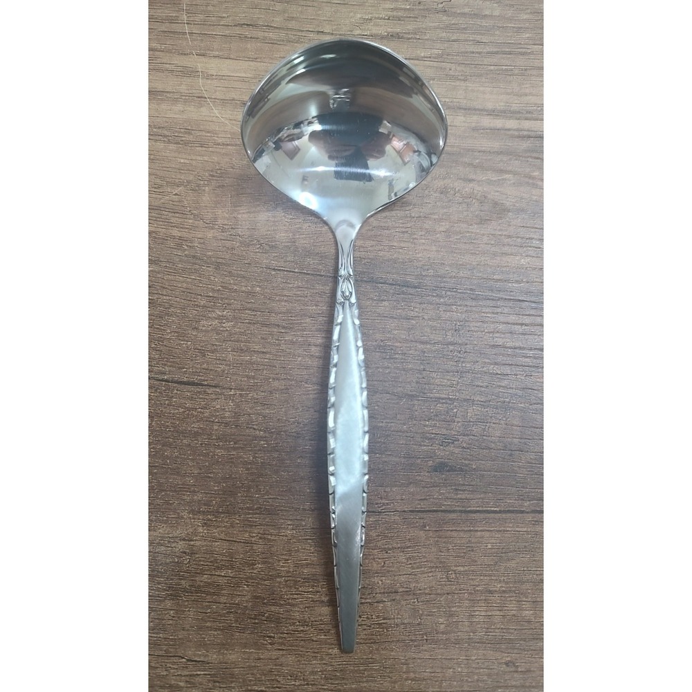 Oneida Venetia stainless Gravy Ladle 7 7/8"